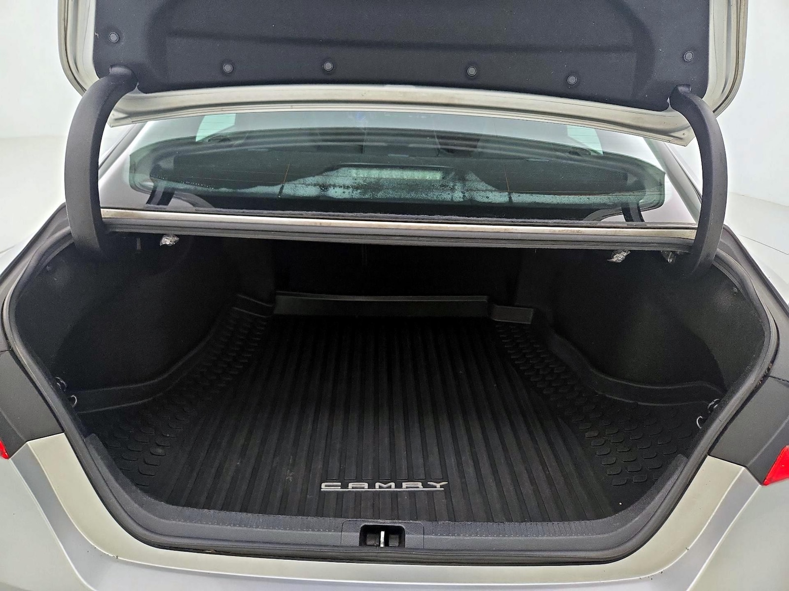 2018 Toyota Camry SE - Photo 21