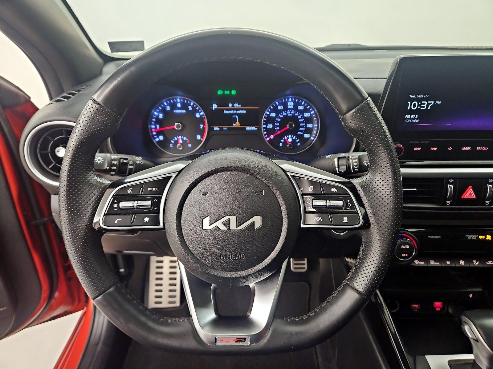 2023 Kia Forte GT-Line - Photo 11
