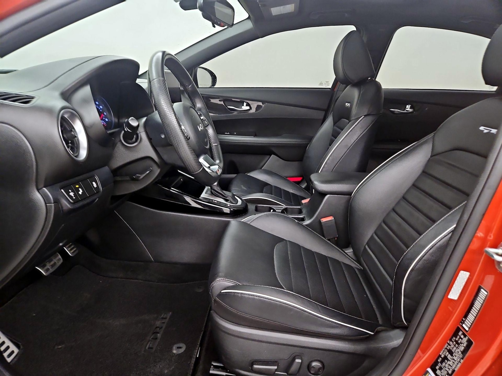 2023 Kia Forte GT-Line - Photo 12