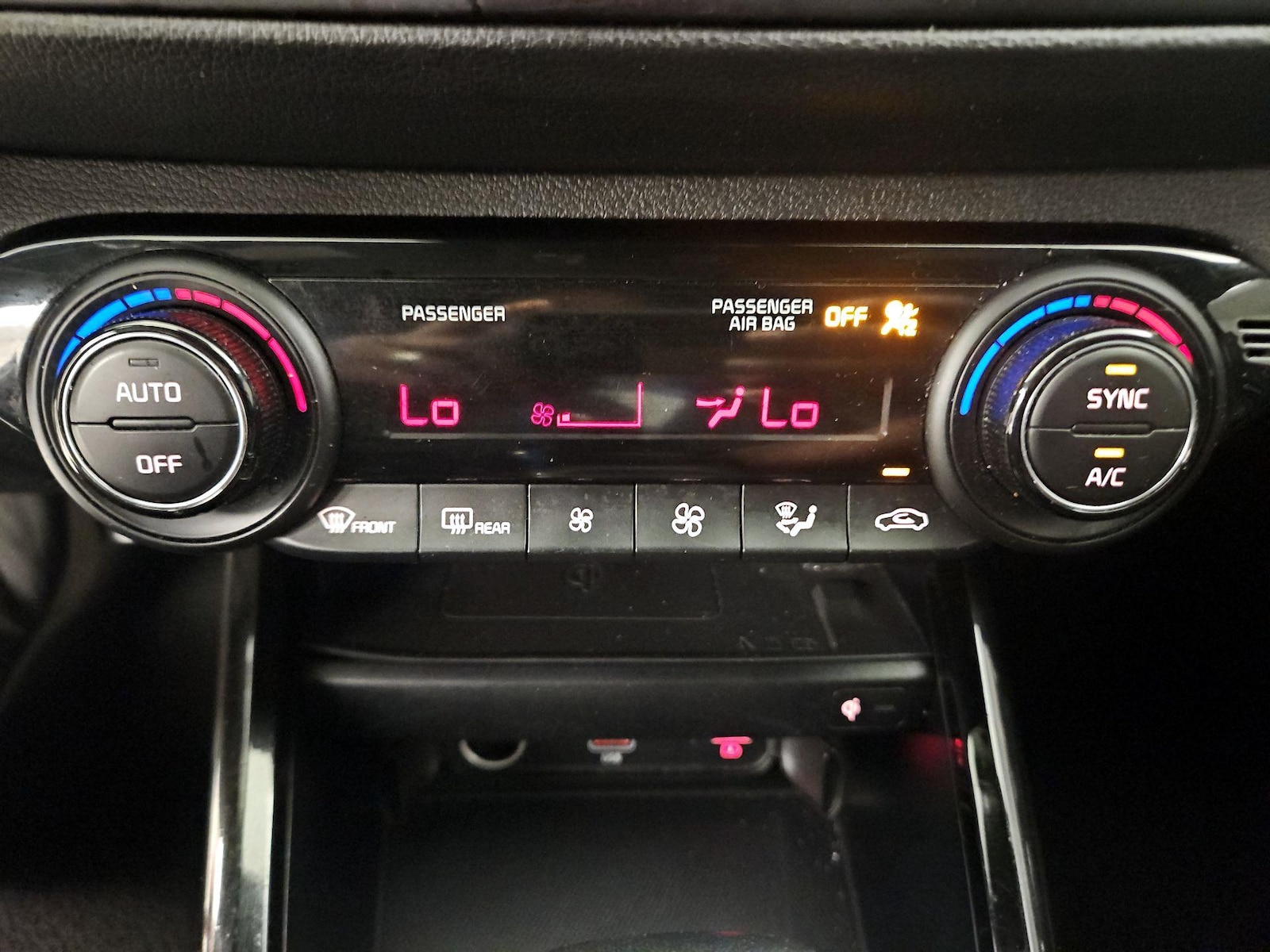 2023 Kia Forte GT-Line - Photo 18