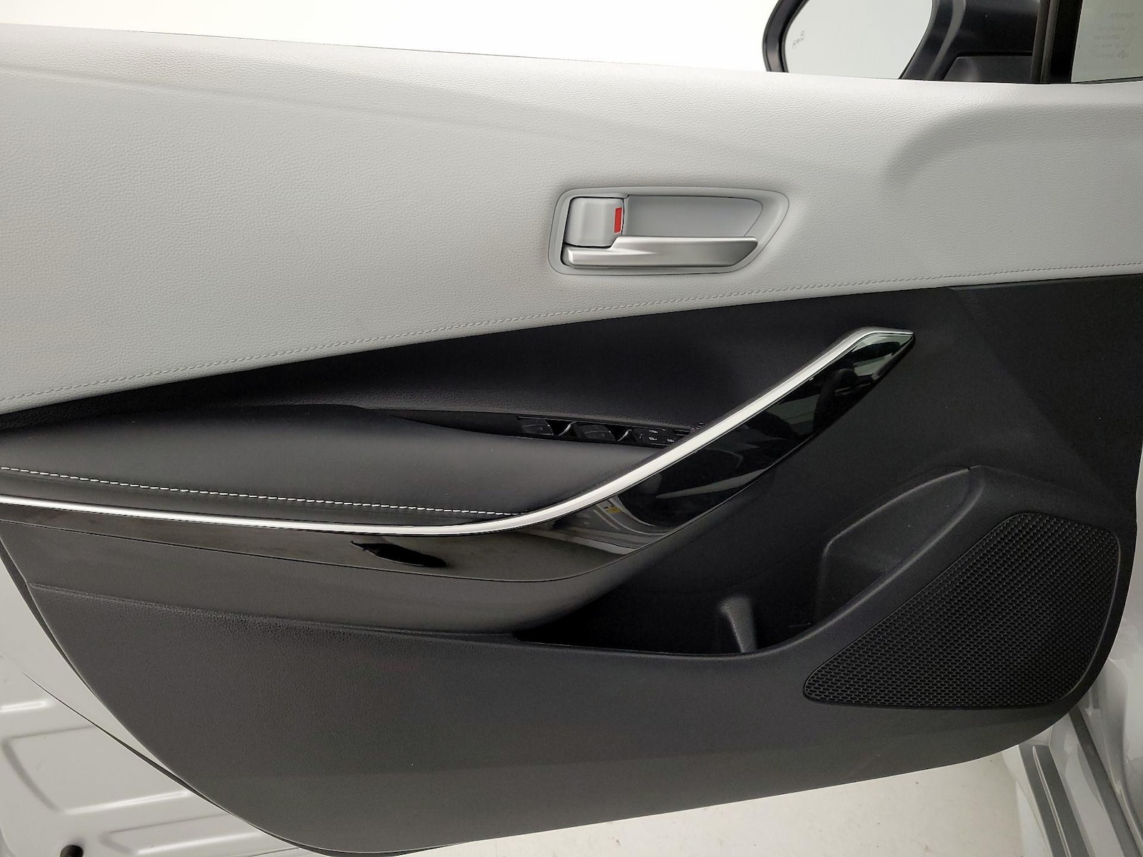 2026 Toyota Corolla Hatchback XSE - Photo 13