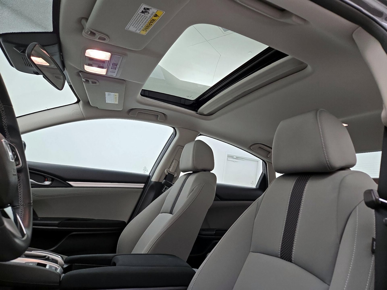 Sunroof(s) & Overhead Airbags
