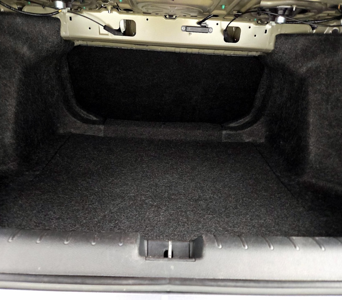 Trunk/Cargo (Seats Up)