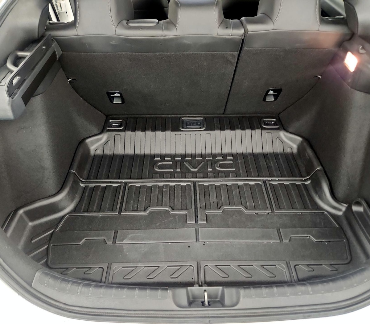 Trunk/Cargo (Seats Up)
