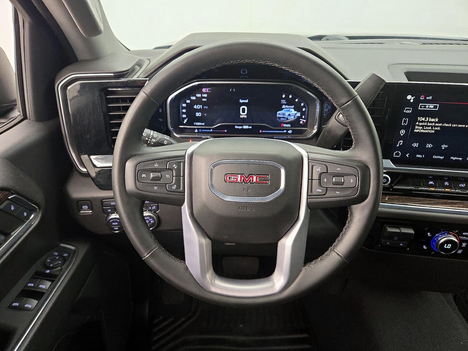 2024 GMC Sierra 1500 Elevation - Photo 11