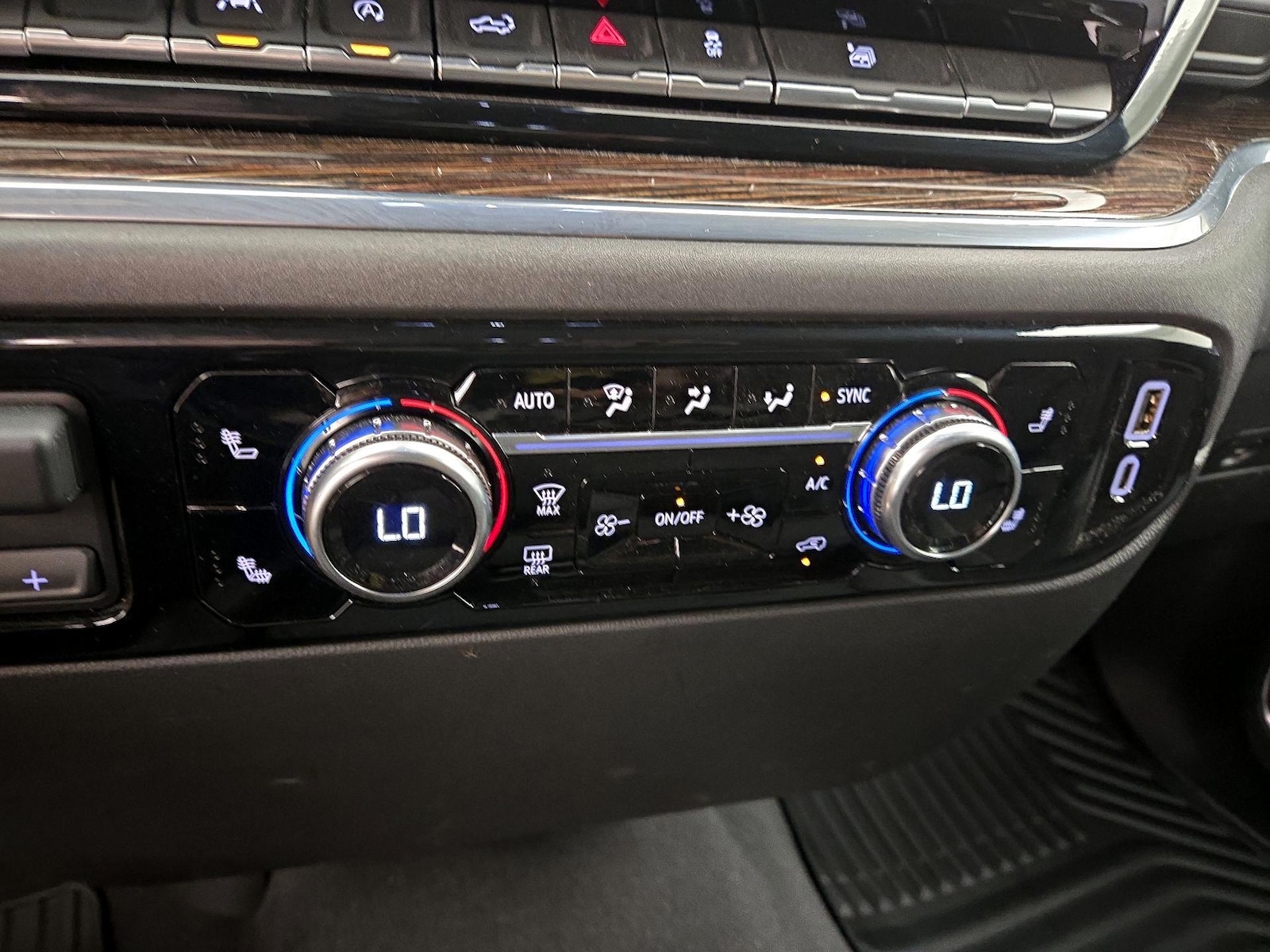 2024 GMC Sierra 1500 Elevation - Photo 17