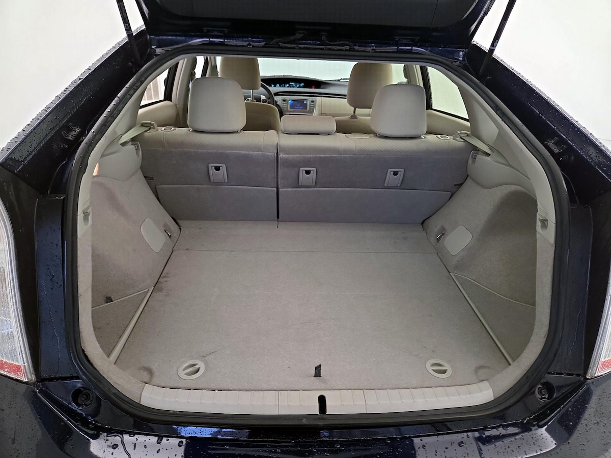 Trunk/Cargo (Seats Up)
