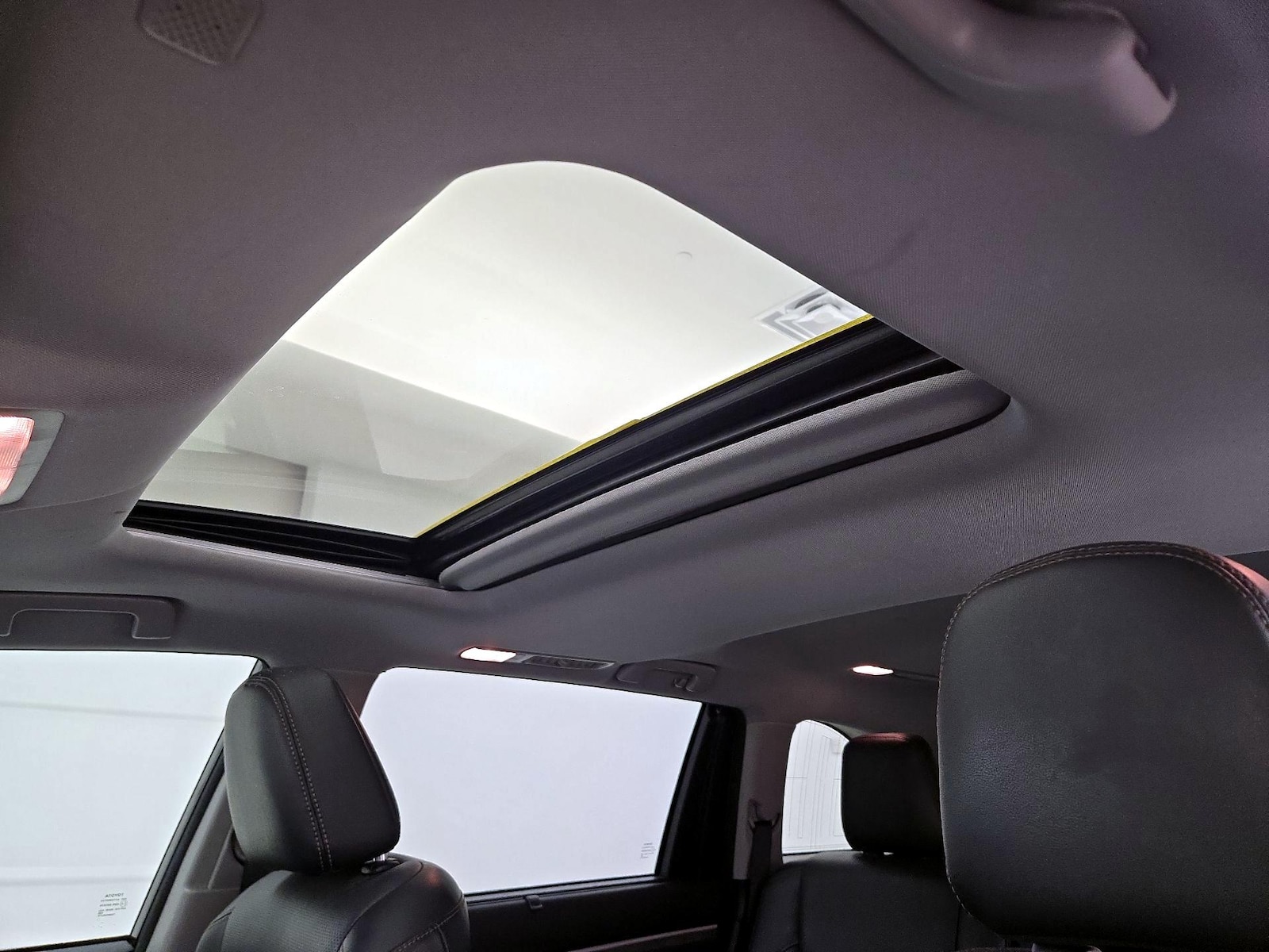 Sunroof(s) & Overhead Airbags