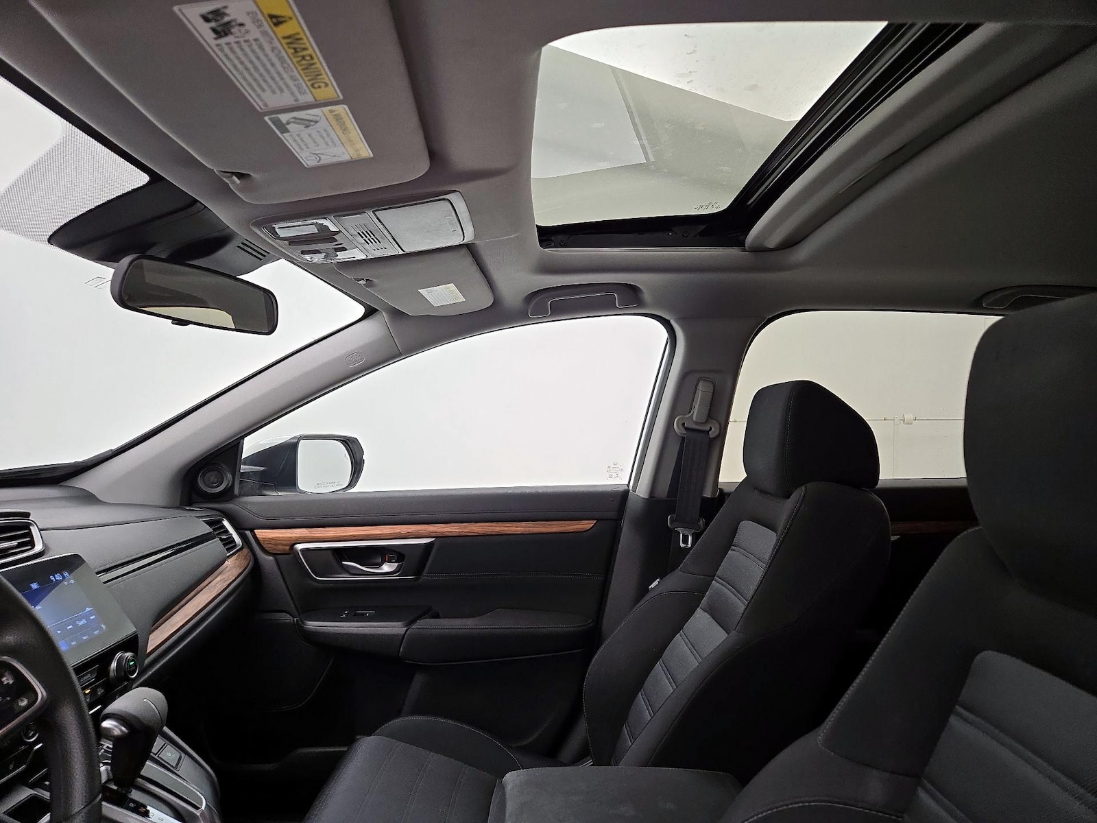 Sunroof(s) & Overhead Airbags