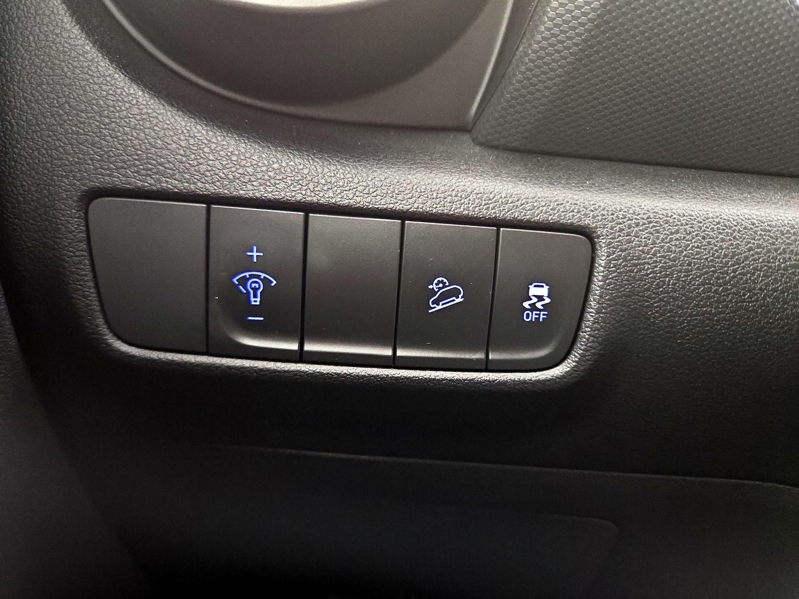 2023 Hyundai Kona SEL - Photo 14