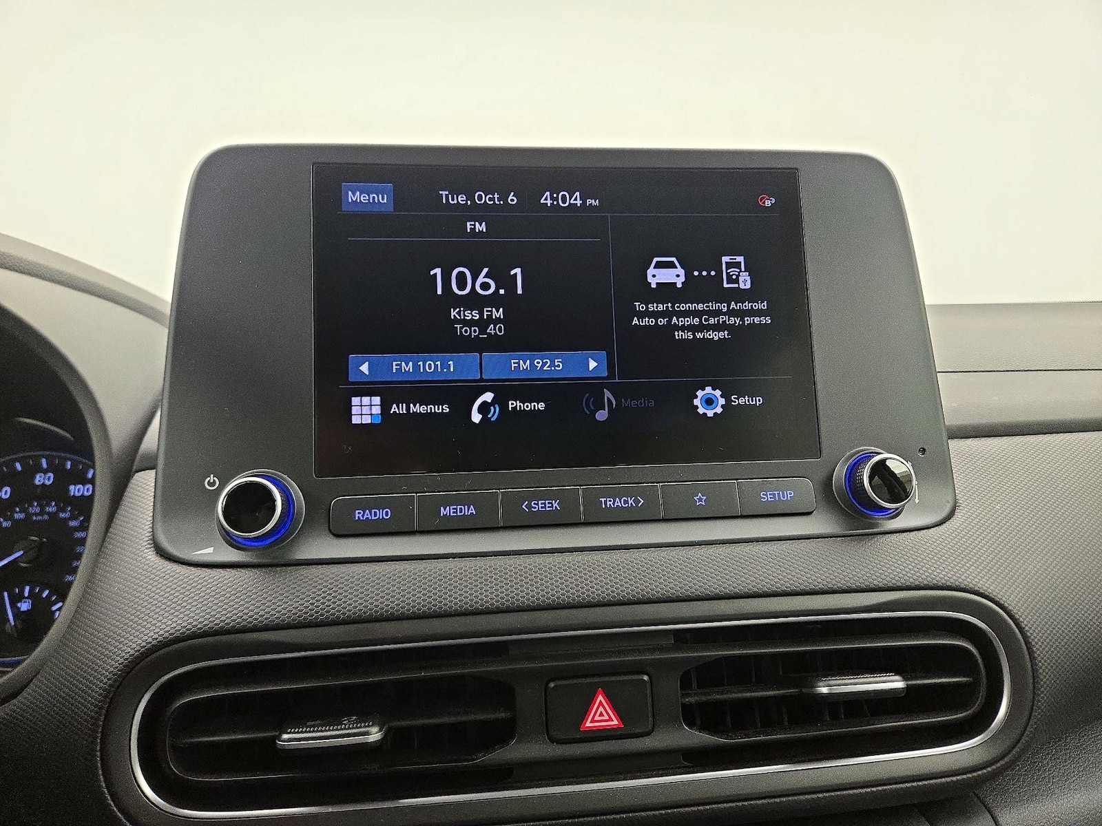 2023 Hyundai Kona SEL - Photo 16