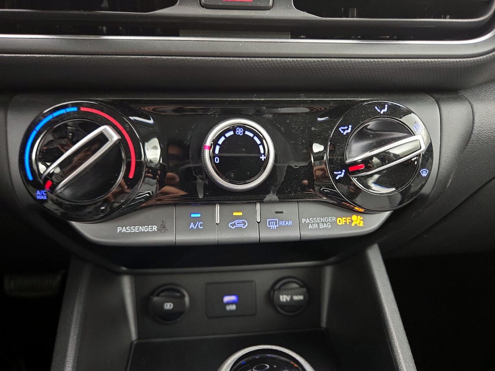 2023 Hyundai Kona SEL - Photo 17