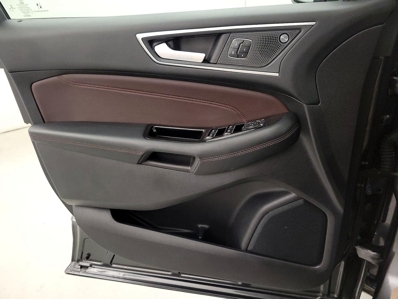 2020 Ford Edge Titanium - Photo 12