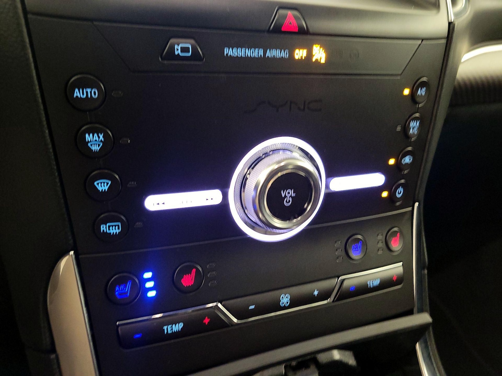 2020 Ford Edge Titanium - Photo 17
