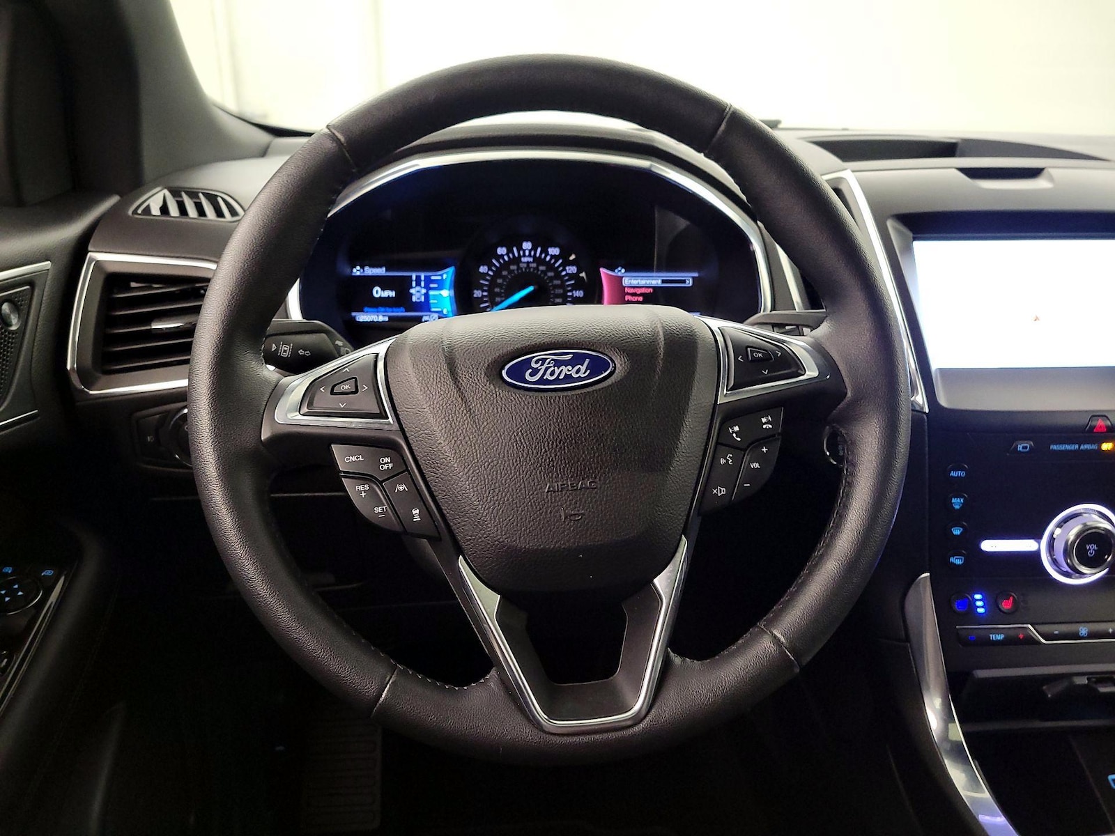 2020 Ford Edge Titanium - Photo 10