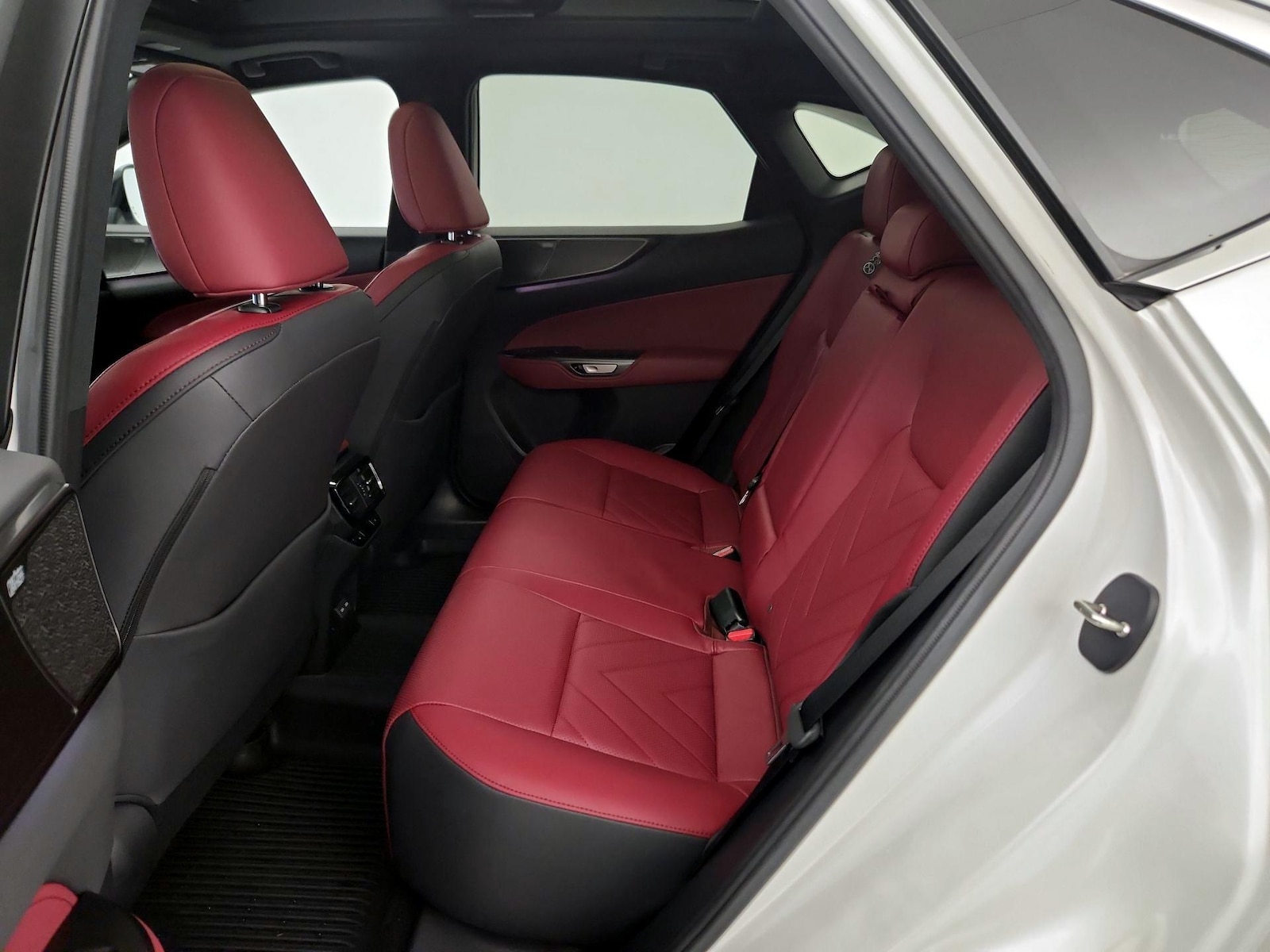 2025 Lexus NX 350 - Photo 21
