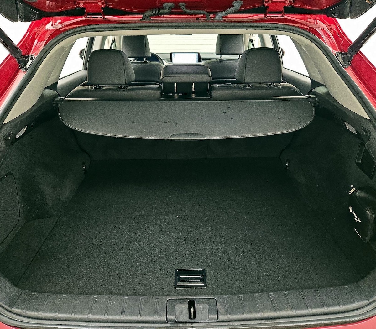 Trunk/Cargo (Seats Up)