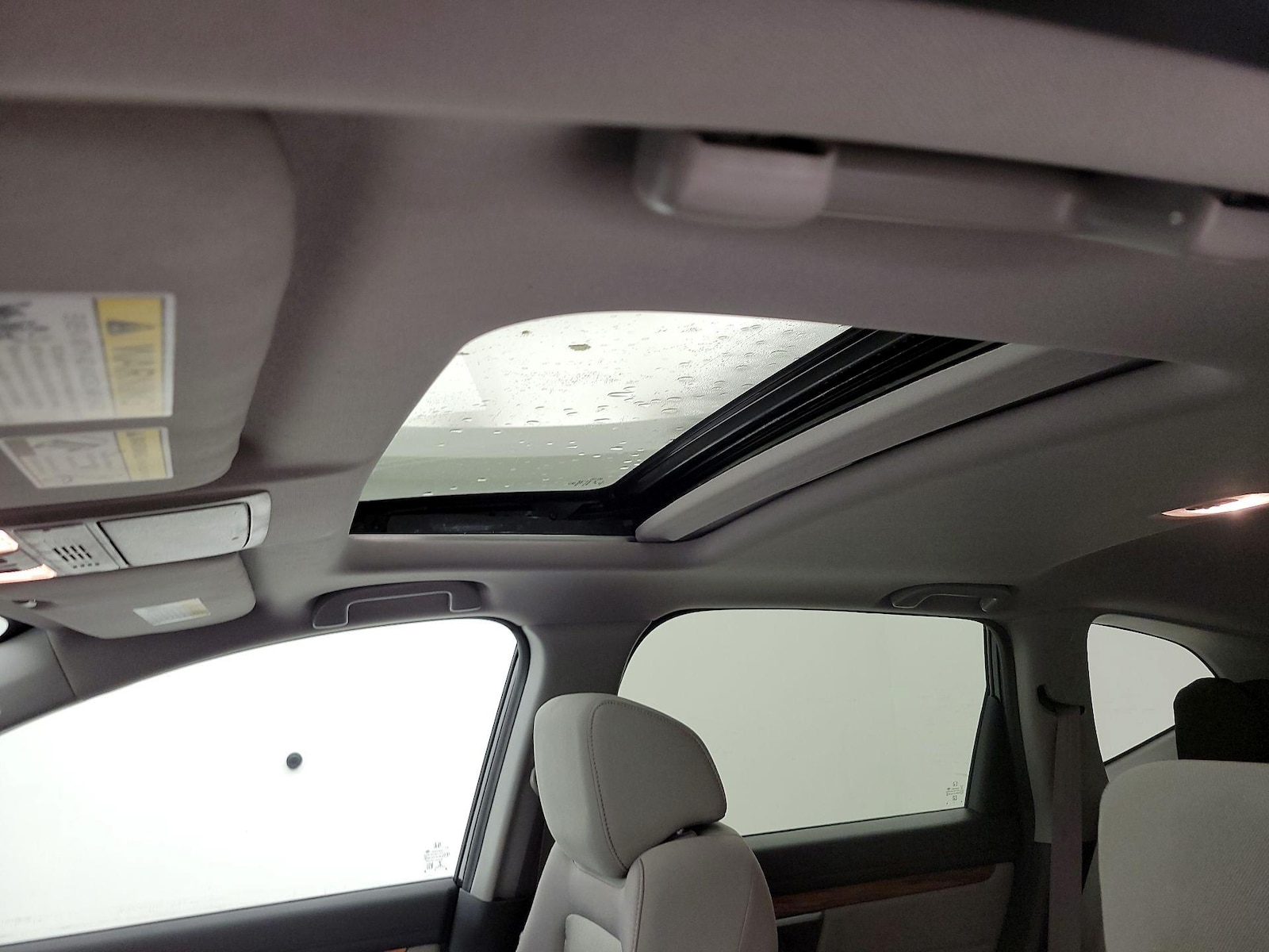 Sunroof(s) & Overhead Airbags