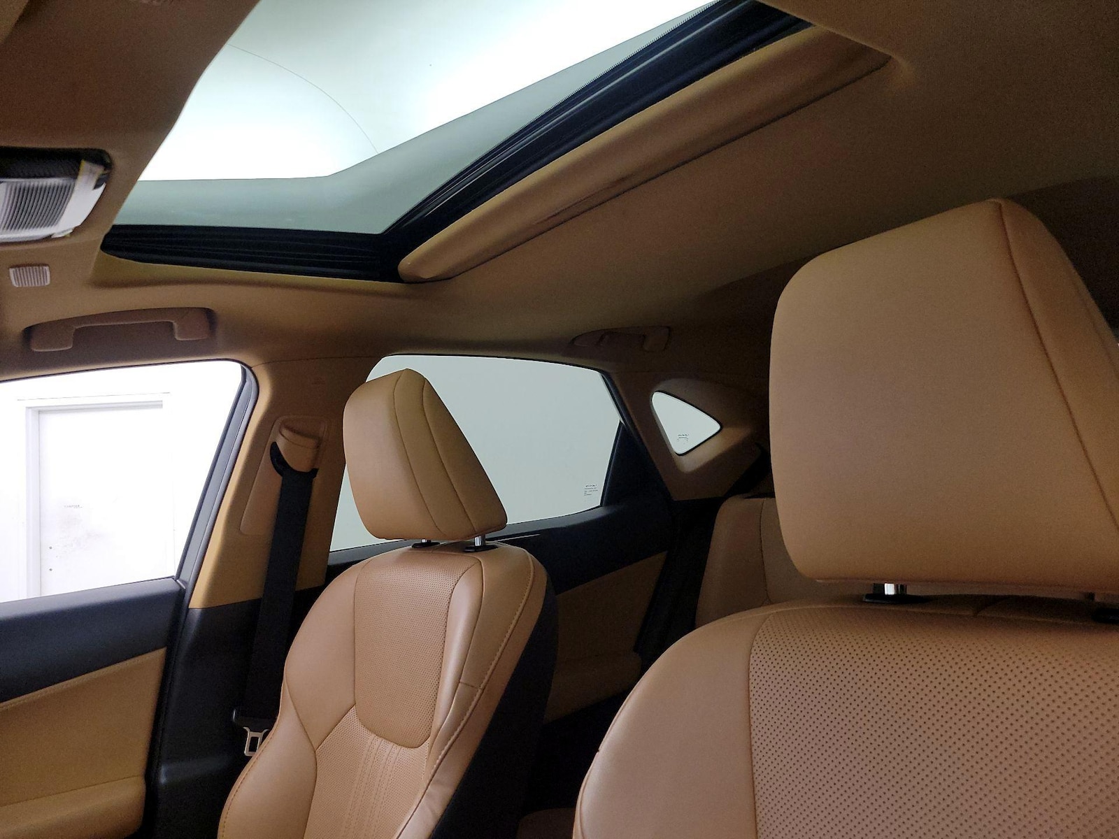 Sunroof(s) & Overhead Airbags