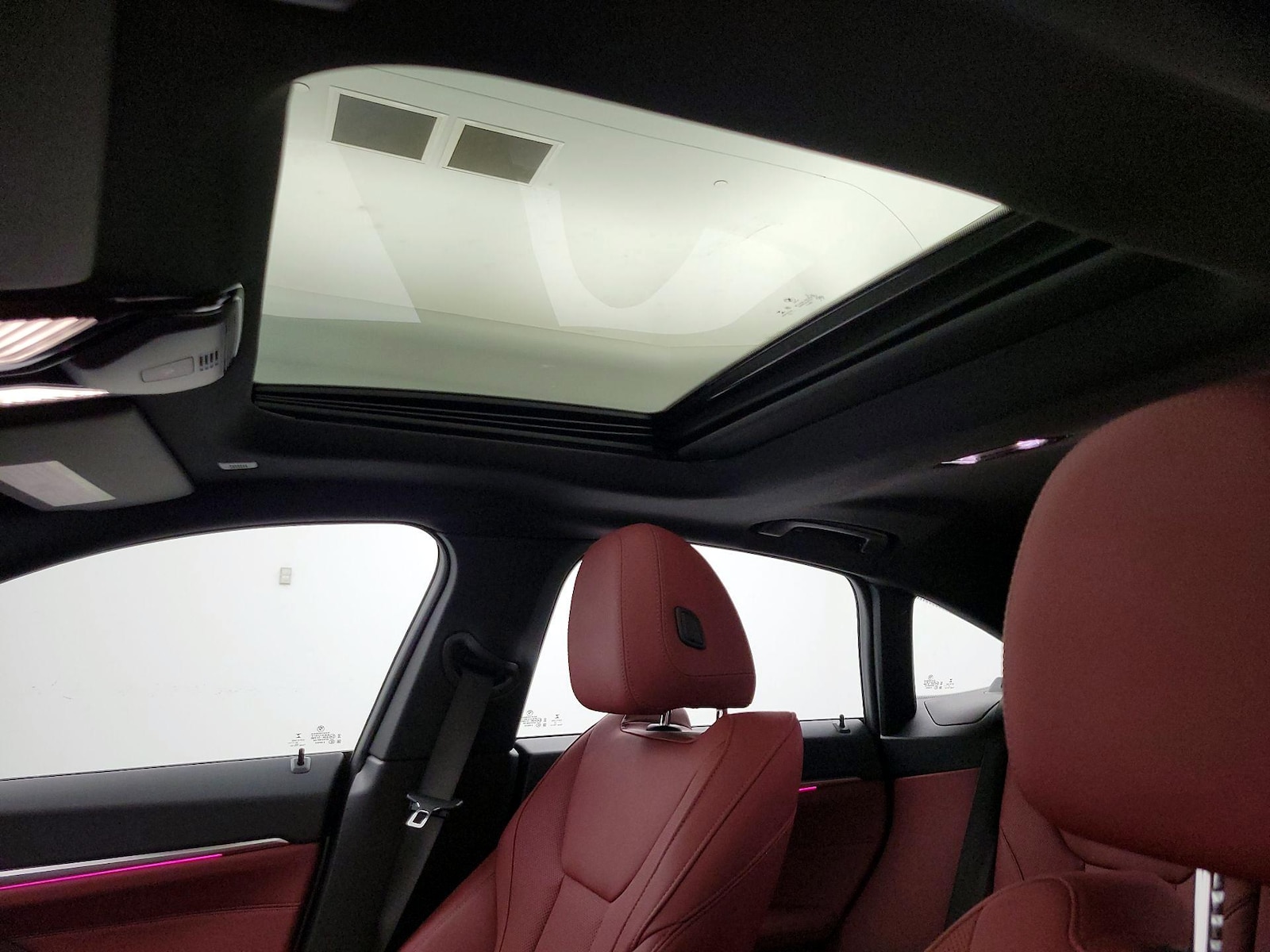 Sunroof(s) & Overhead Airbags