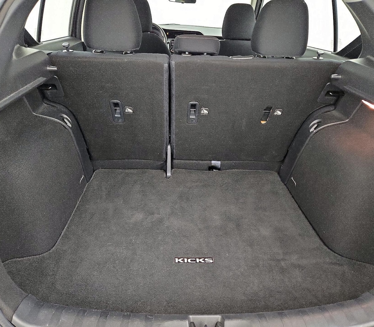 Trunk/Cargo (Seats Up)