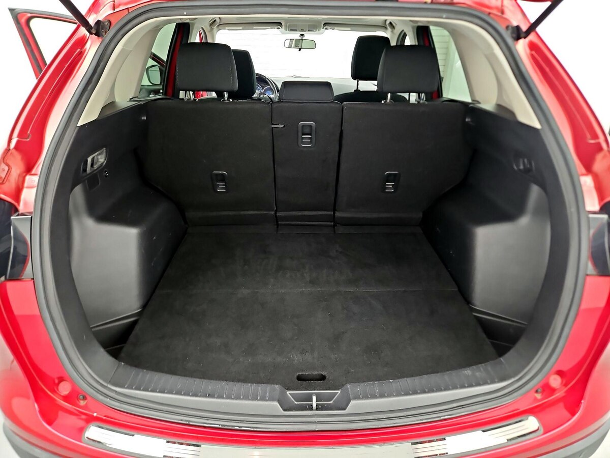 Trunk/Cargo (Seats Up)
