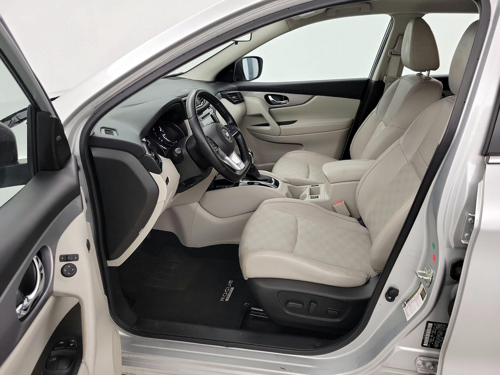 2020 Nissan Rogue Sport SV - Photo 12