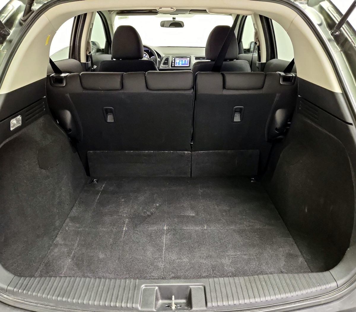 Trunk/Cargo (Seats Up)