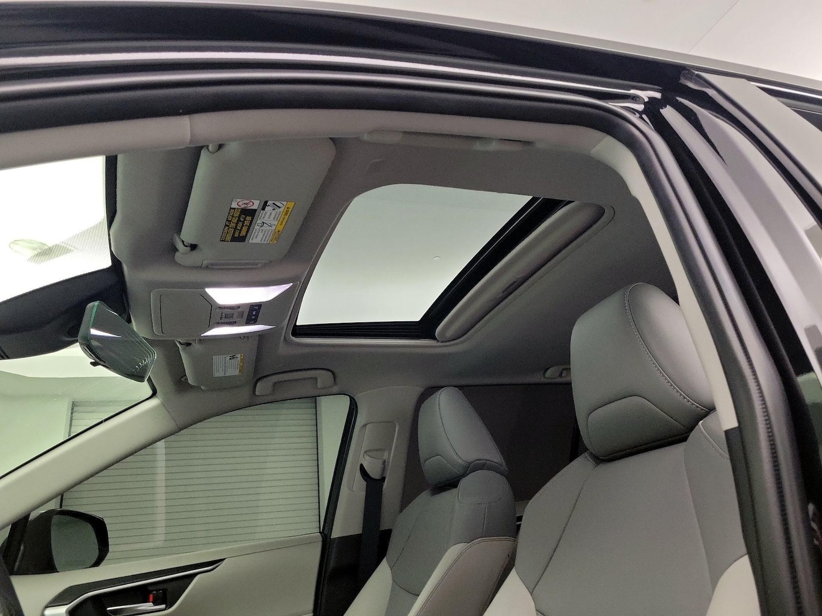 Sunroof(s) & Overhead Airbags
