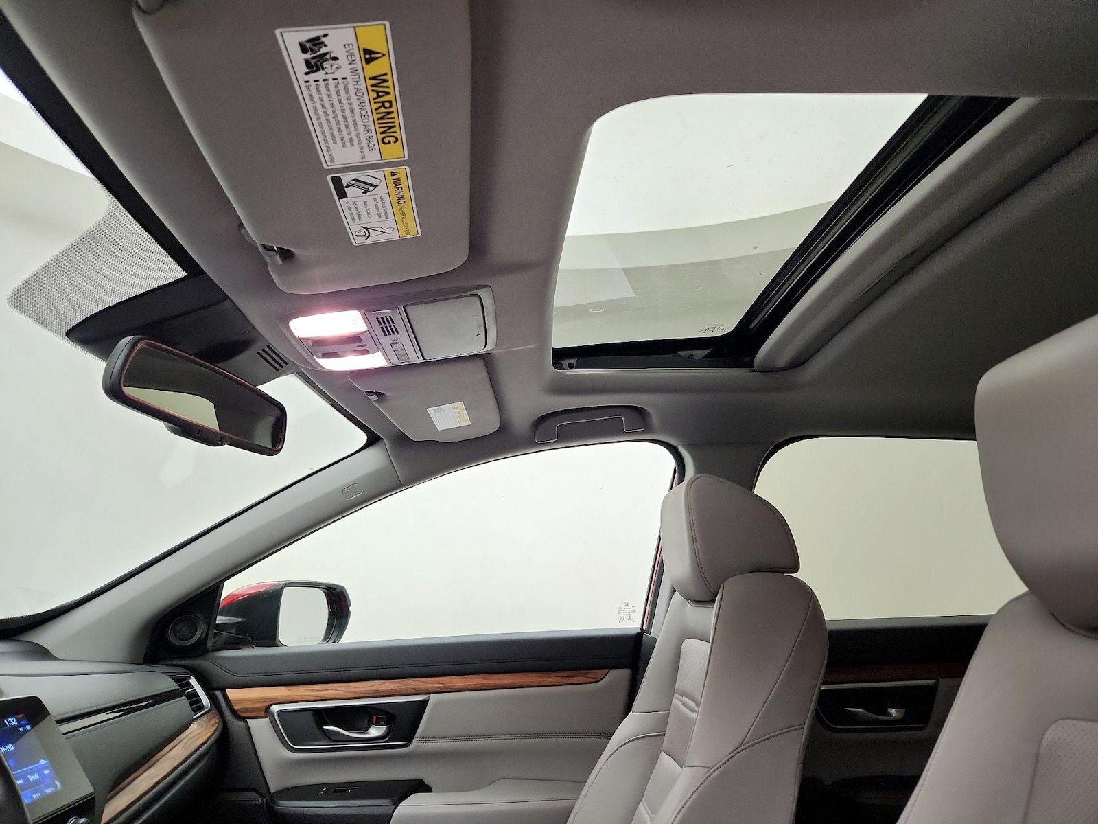 Sunroof(s) & Overhead Airbags