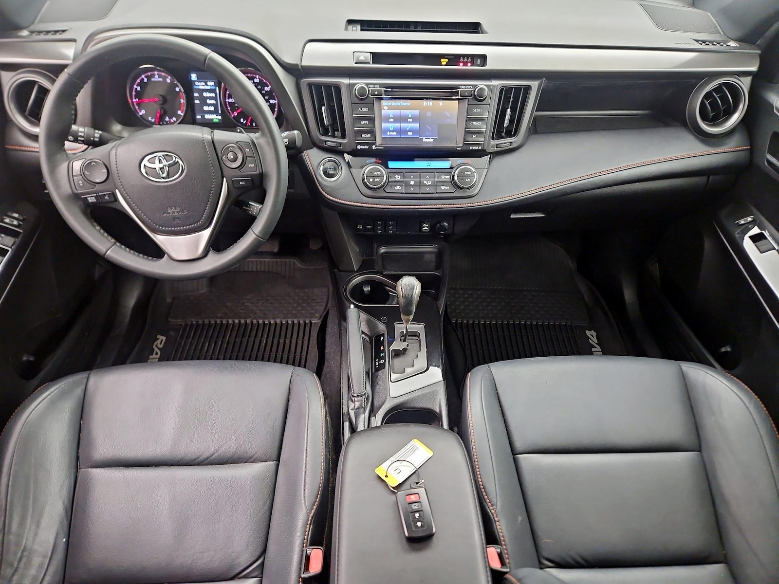 2018 Toyota RAV4 SE - Photo 10