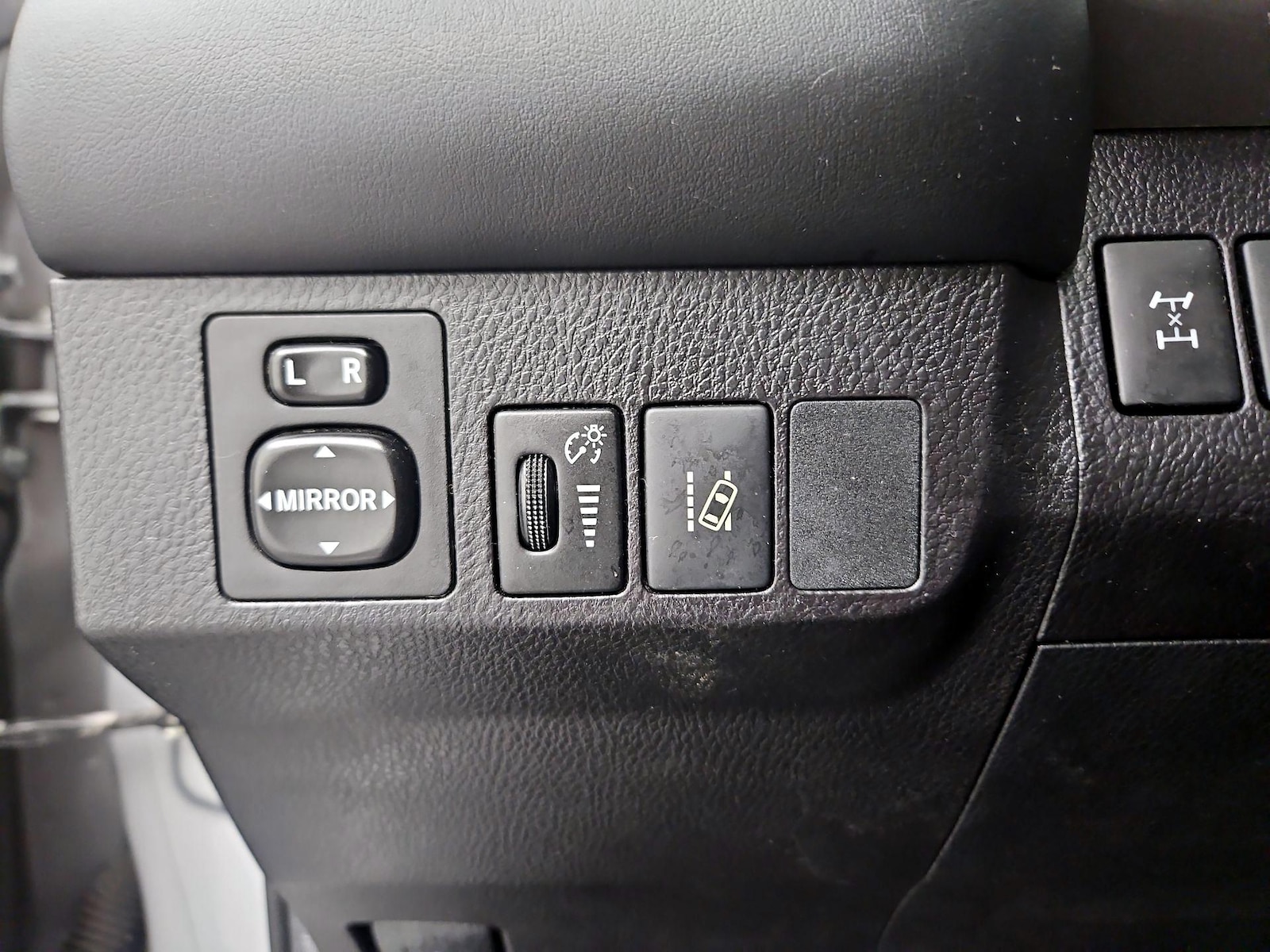 2018 Toyota RAV4 SE - Photo 14