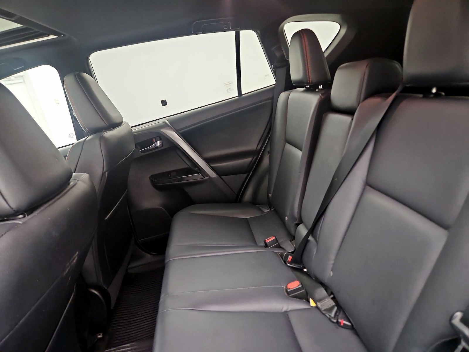 2018 Toyota RAV4 SE - Photo 20