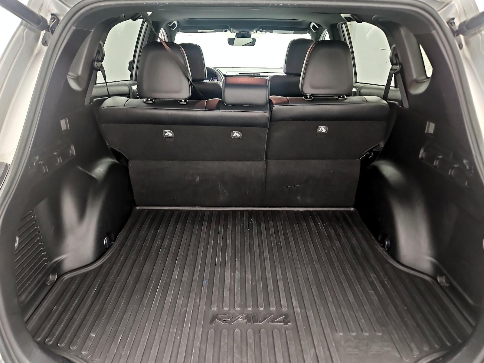 2018 Toyota RAV4 SE - Photo 21