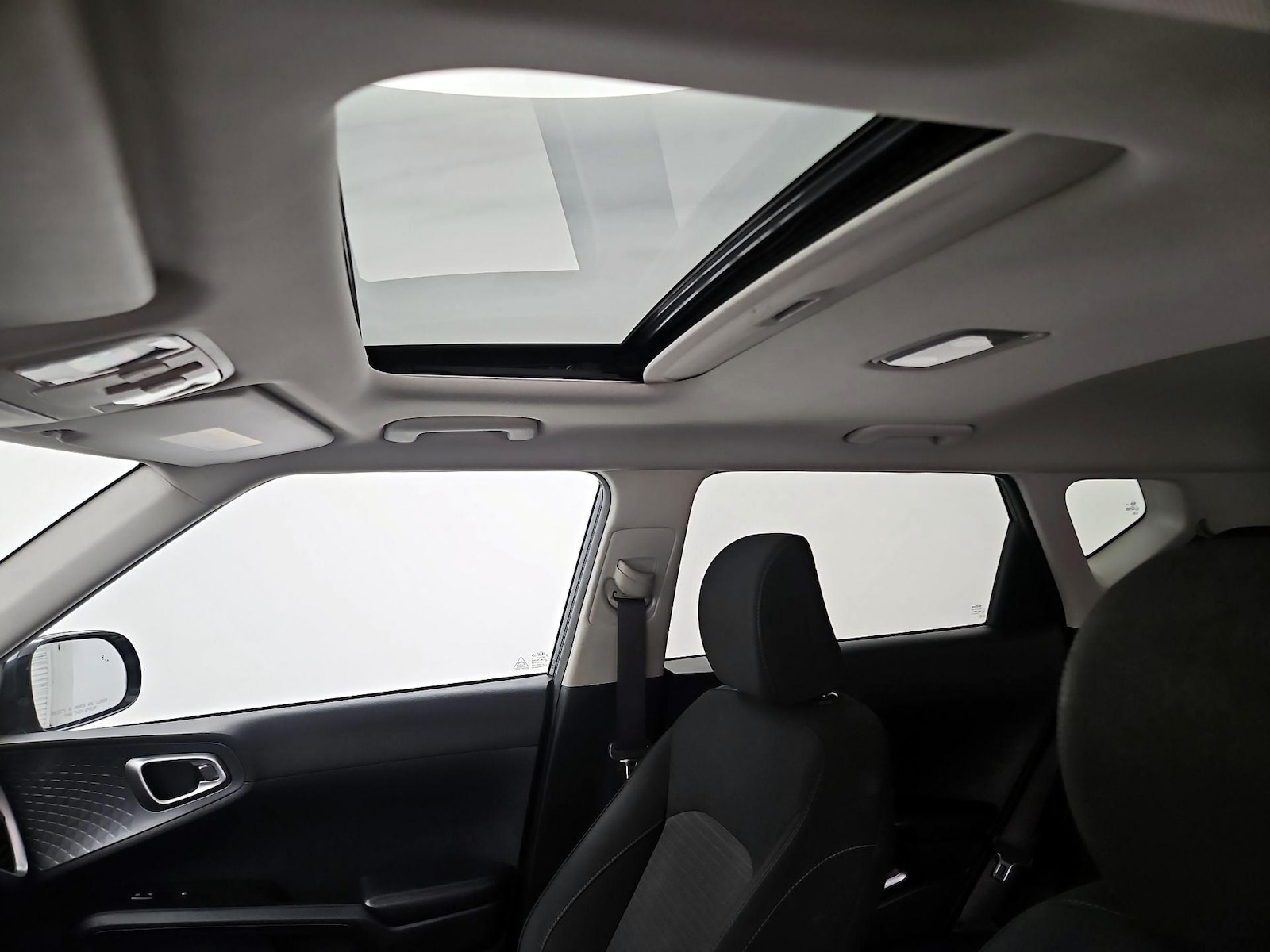 Sunroof(s) & Overhead Airbags