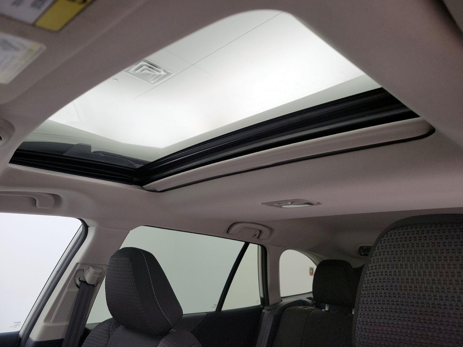 Sunroof(s) & Overhead Airbags