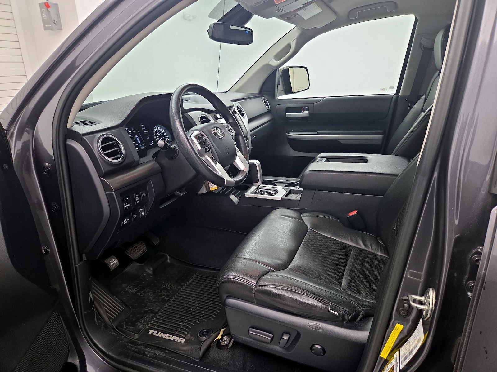 Power Seat(s) & Side Airbags