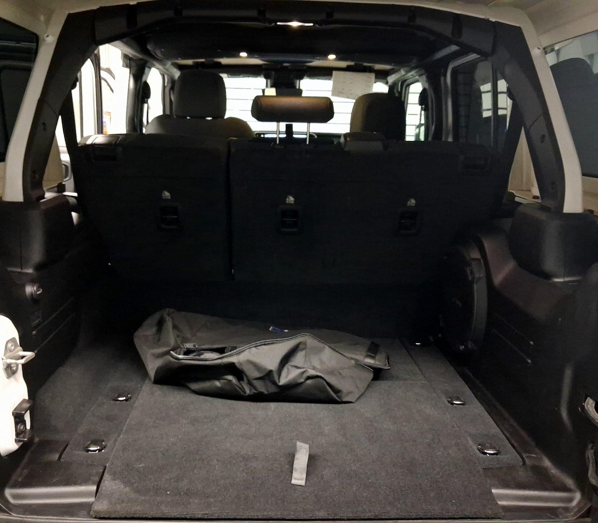 Trunk/Cargo (Seats Up)