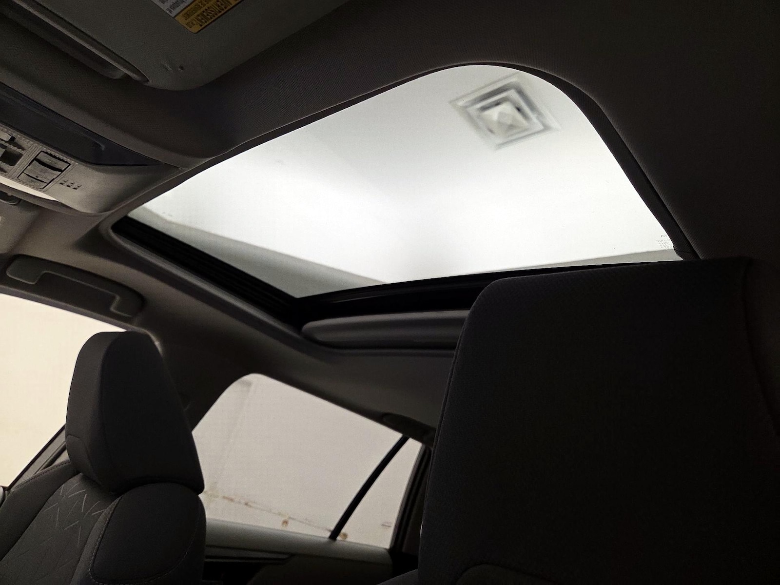 Sunroof(s) & Overhead Airbags