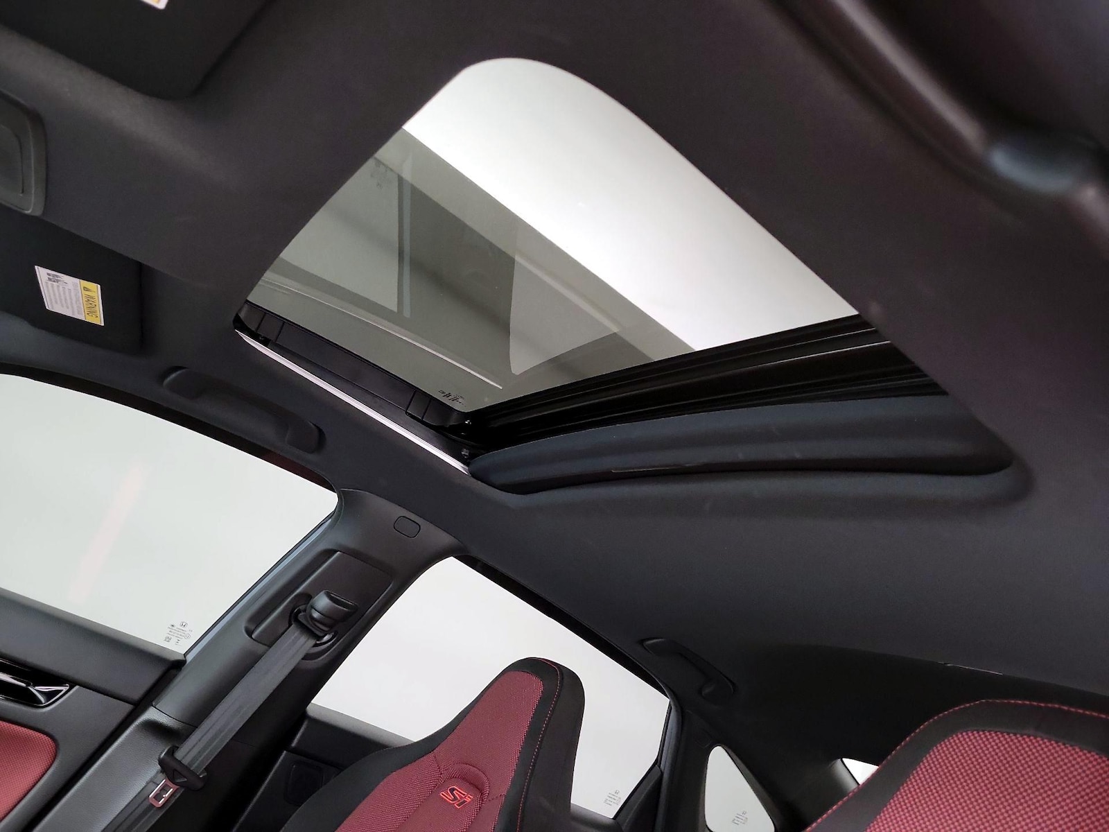 Sunroof(s) & Overhead Airbags