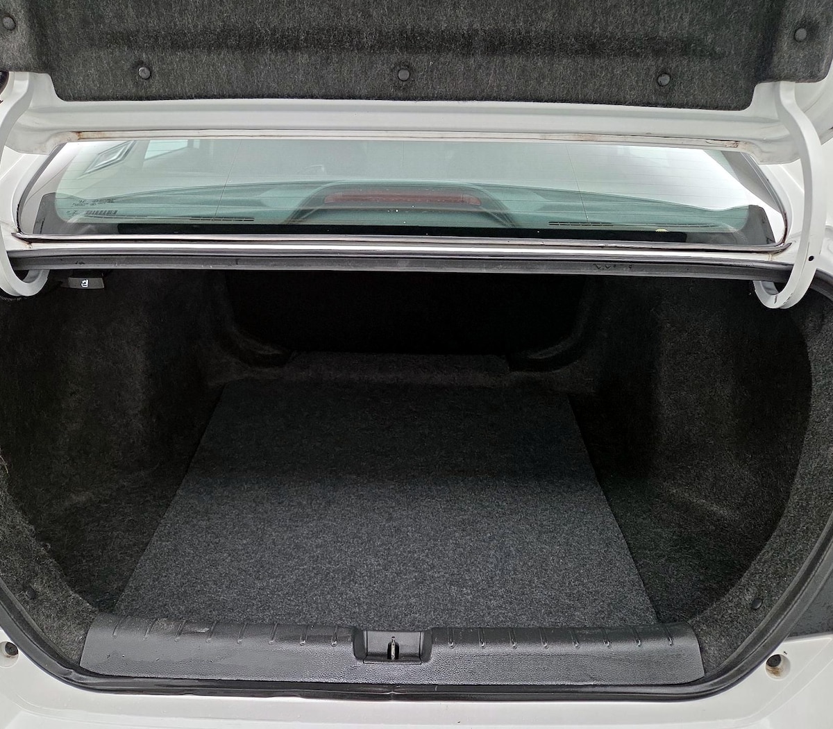 Trunk/Cargo (Seats Up)