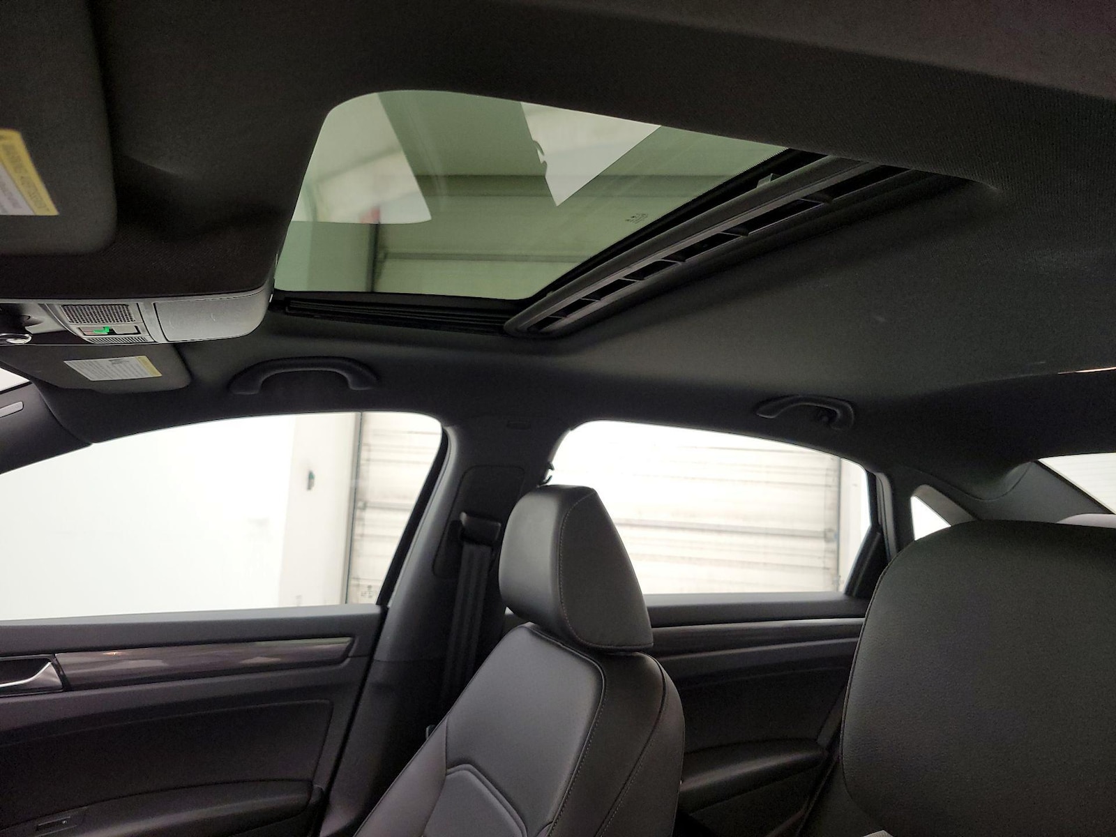 Sunroof(s) & Overhead Airbags