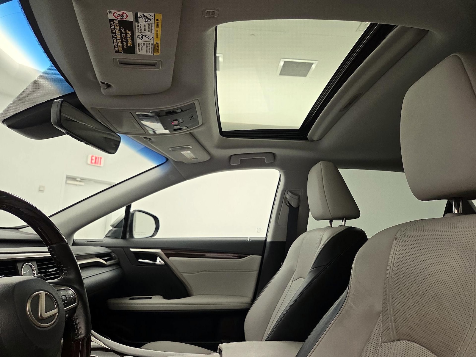 Sunroof(s) & Overhead Airbags