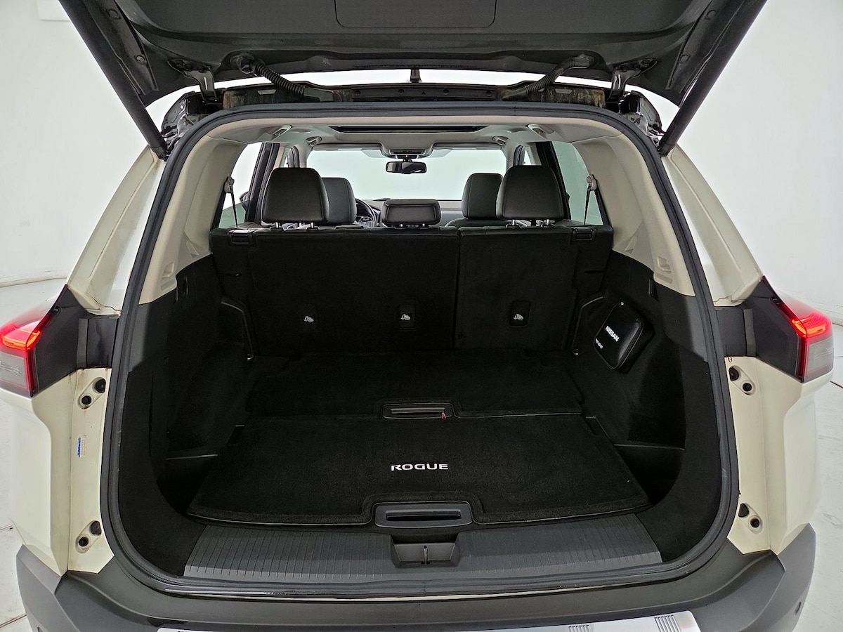 Trunk/Cargo (Seats Up)