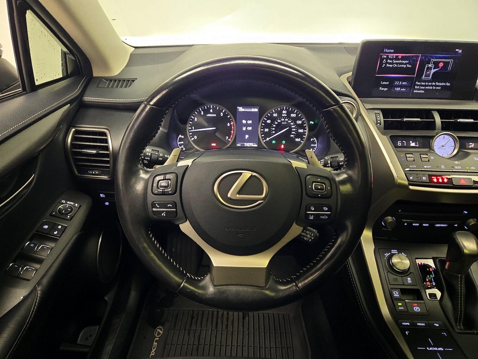 2020 Lexus NX 300 - Photo 11