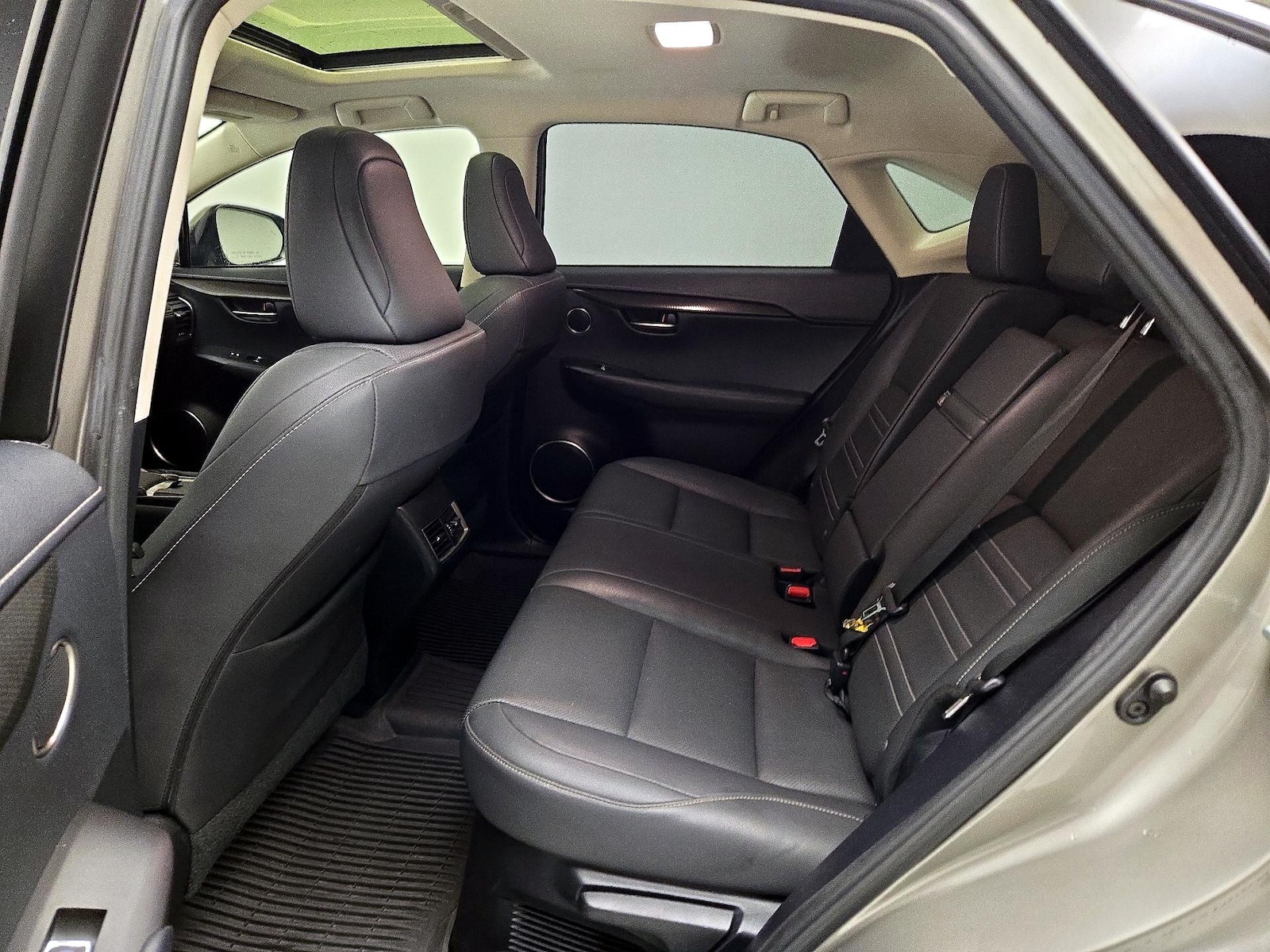 2020 Lexus NX 300 - Photo 20
