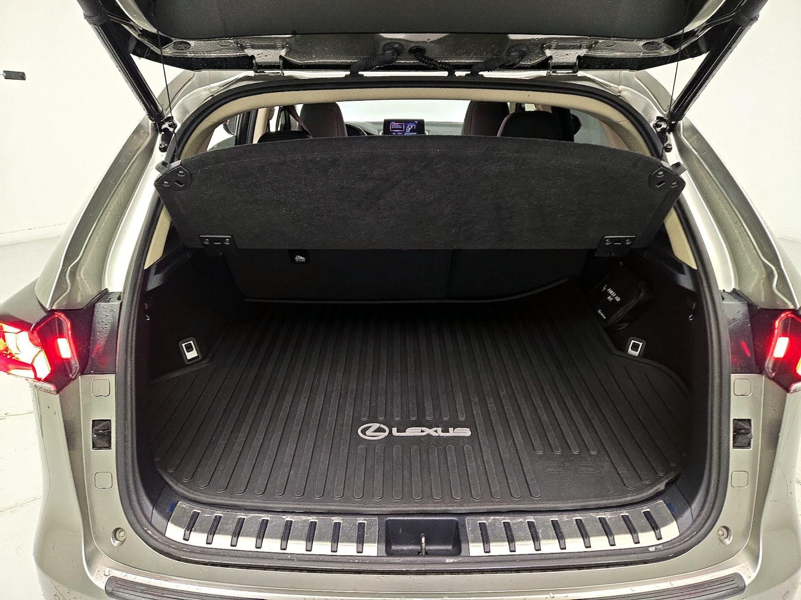2020 Lexus NX 300 - Photo 21