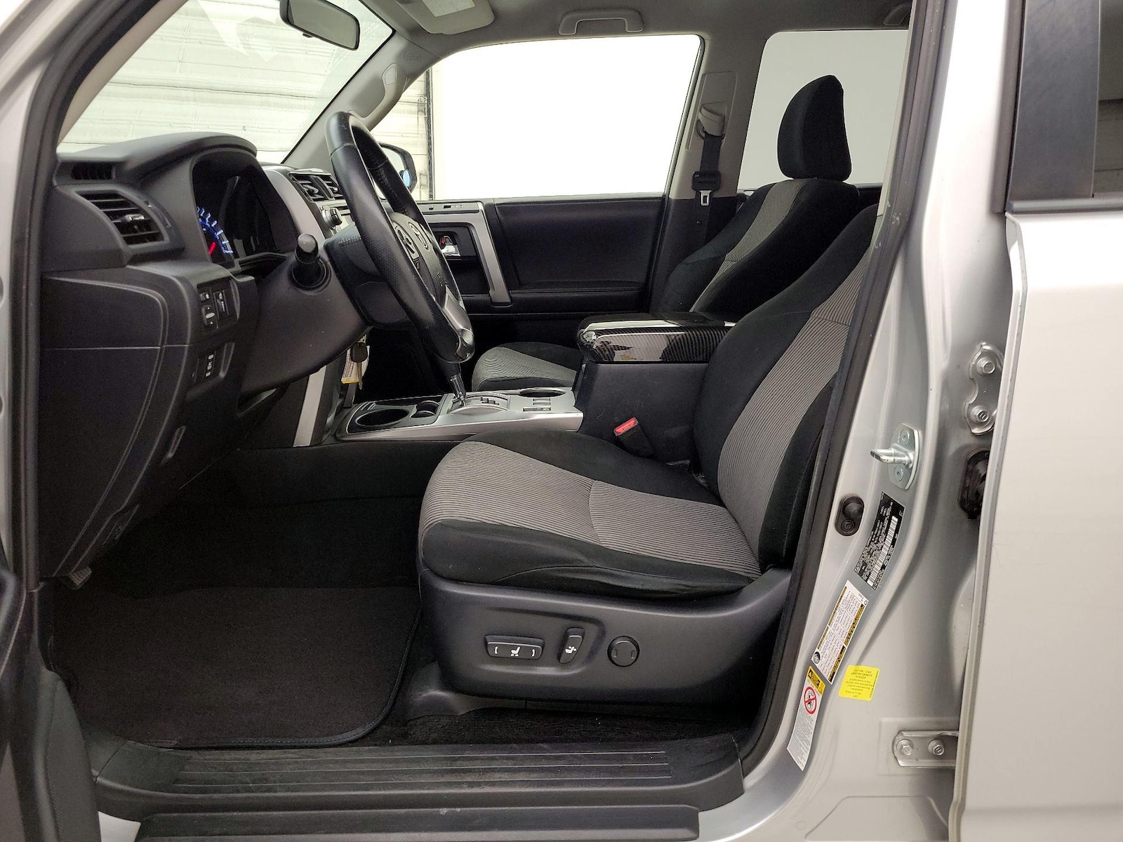 Power Seat(s) & Side Airbags
