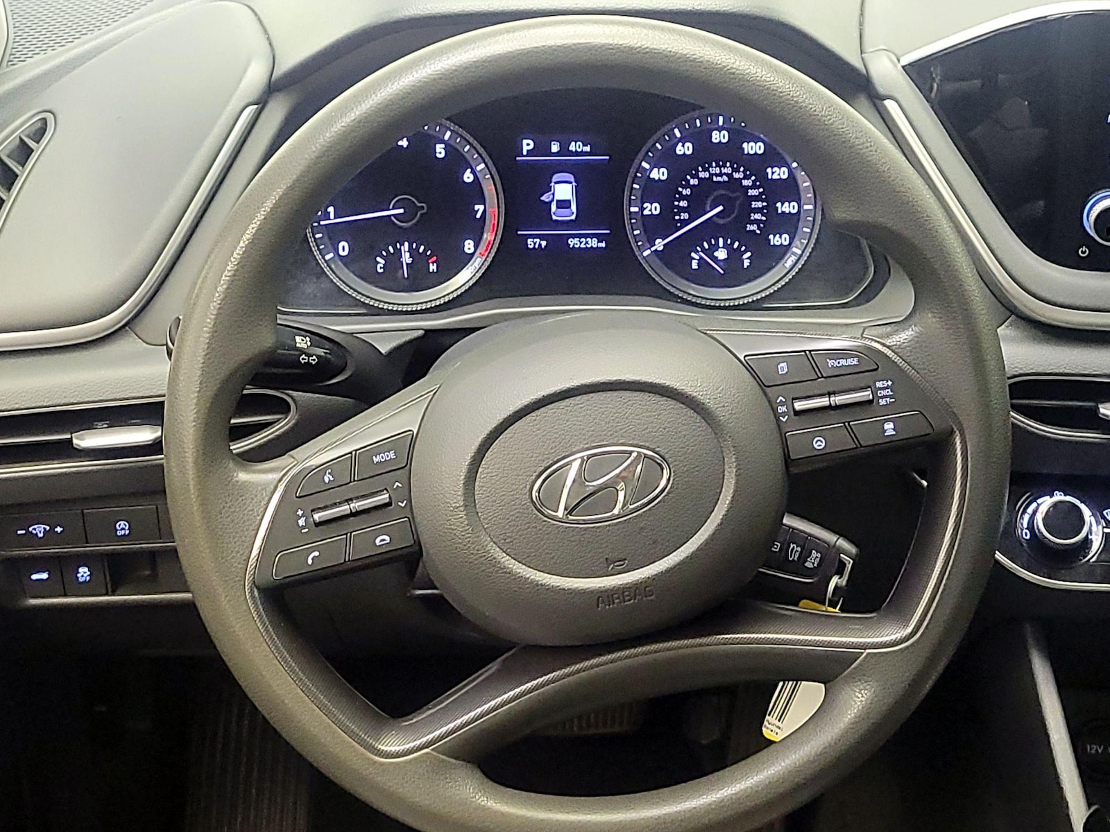 2022 Hyundai Sonata SE - Photo 11