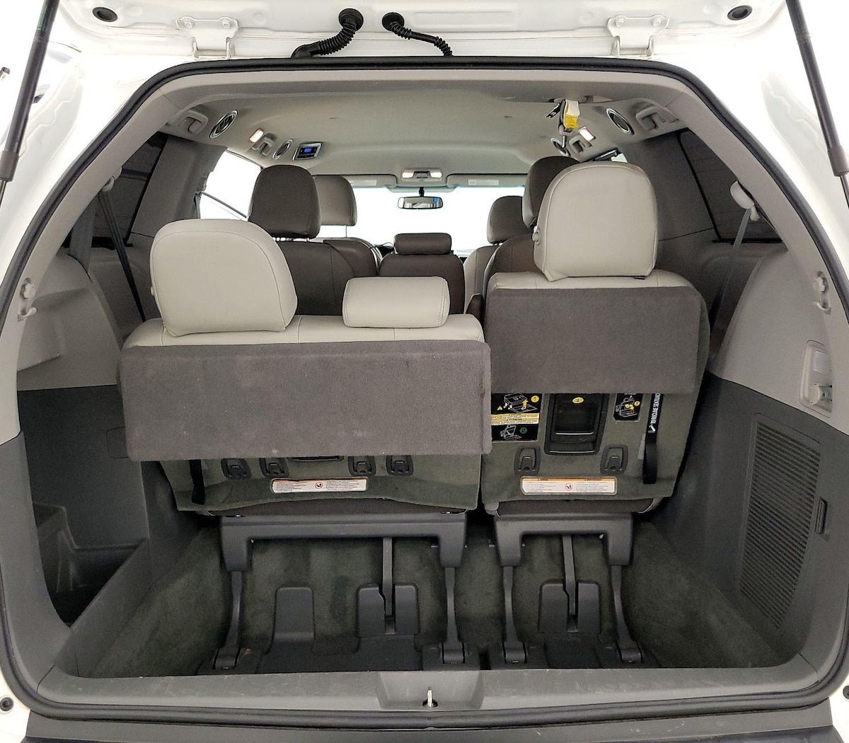 Trunk/Cargo (Seats Up)
